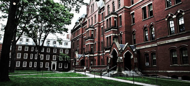 Harvard: “La sigaretta elettronica non porta al fumo”. Cade anche la bugia dello #zerovirgola